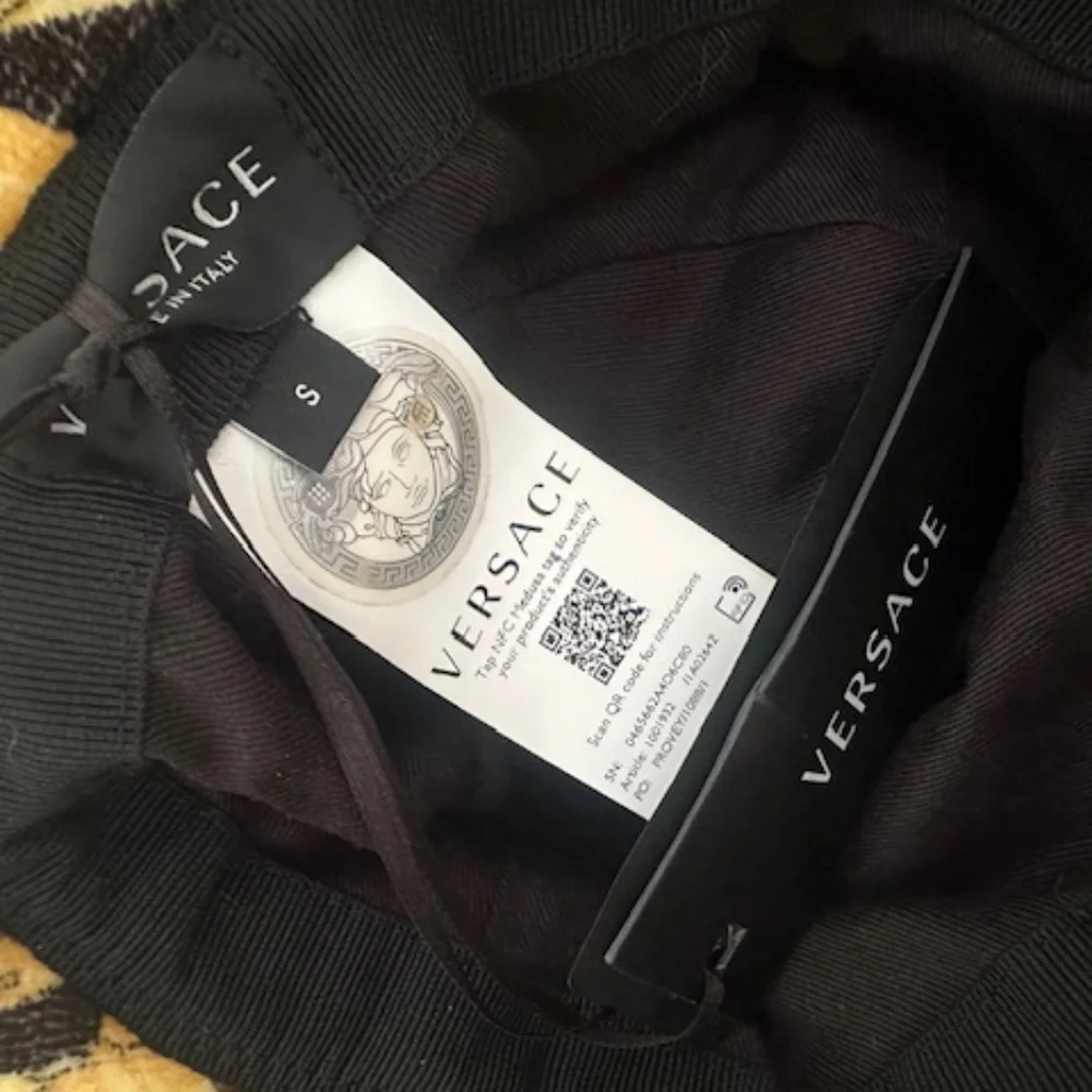 Versace Black and Gold Bucket Hat - Picture 3 of 4